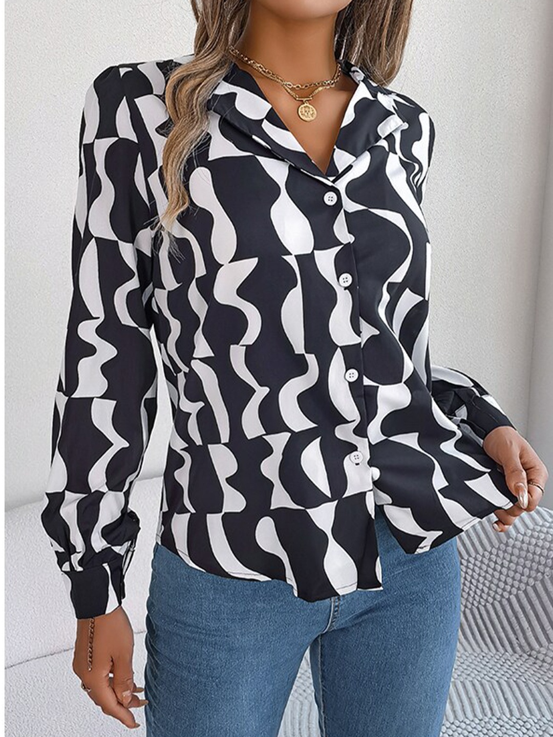 

StyleCast Black & White Abstract Printed Casual Shirt