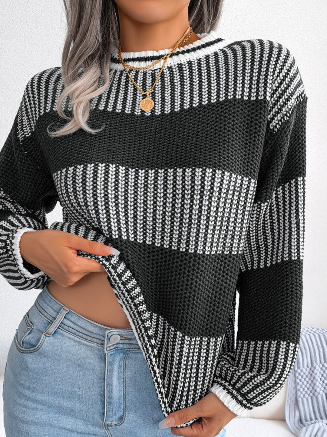 

StyleCast Black Colourblocked Long Sleeves Pullover Sweater