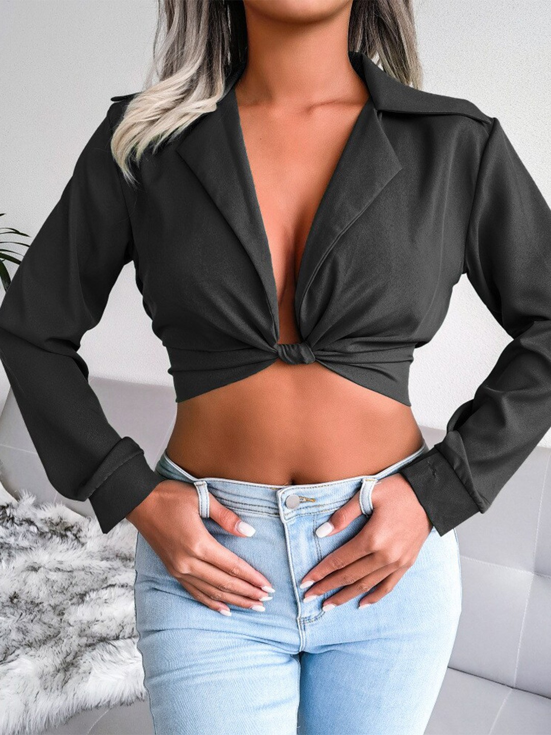 

StyleCast Black Peter Pan Collar Extended Sleeves Top