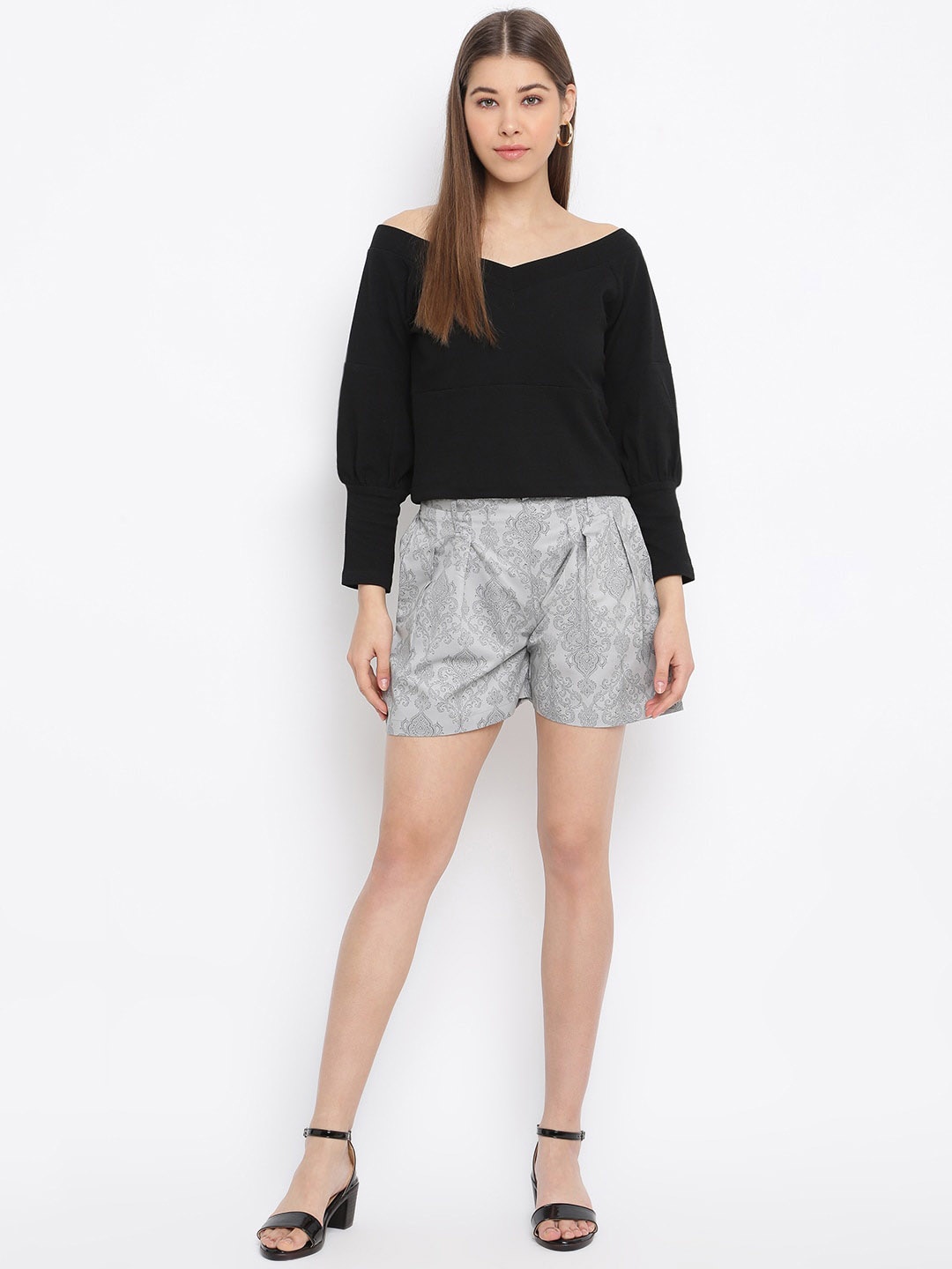 

DressBerry Women Grey Ethnic Motifs Printed Mid-Rise Cotton Regular Shorts