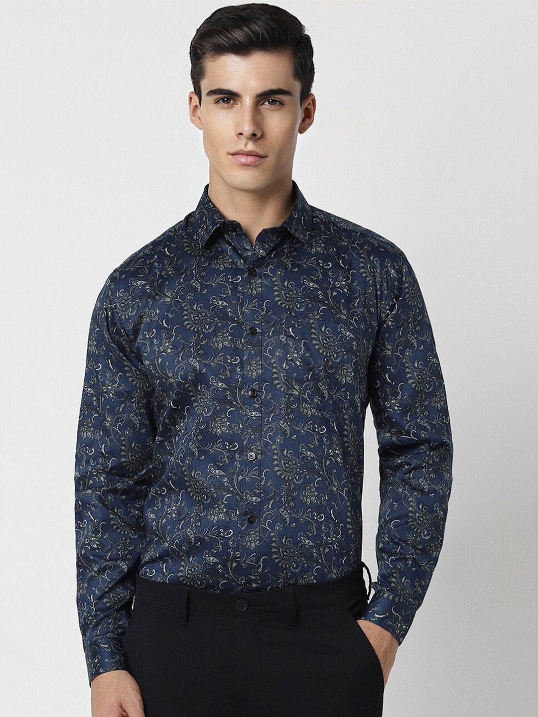 

V Dot Slim Fit Ethnic Motif Printed Casual Shirt, Navy blue