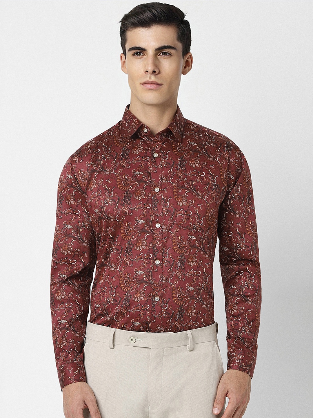 

V Dot Men Maroon Slim Fit Printed Party Shirt