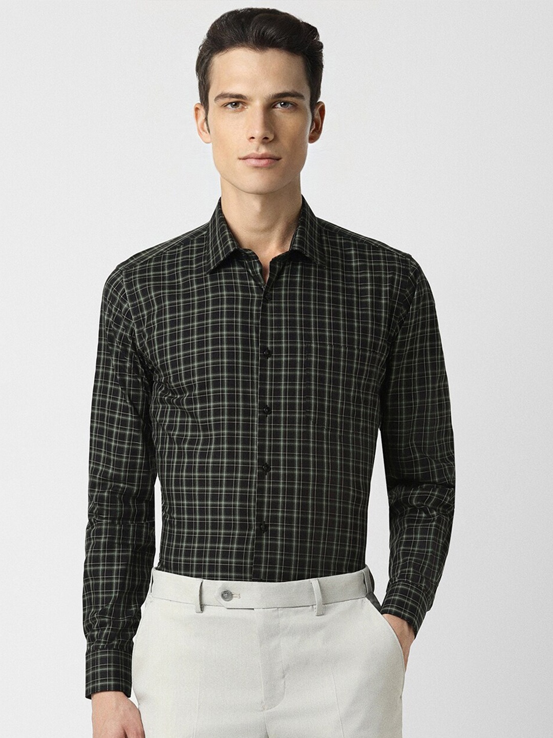 

Van Heusen Slim Fit Gingham Checked Pure Cotton Formal Shirt, Black