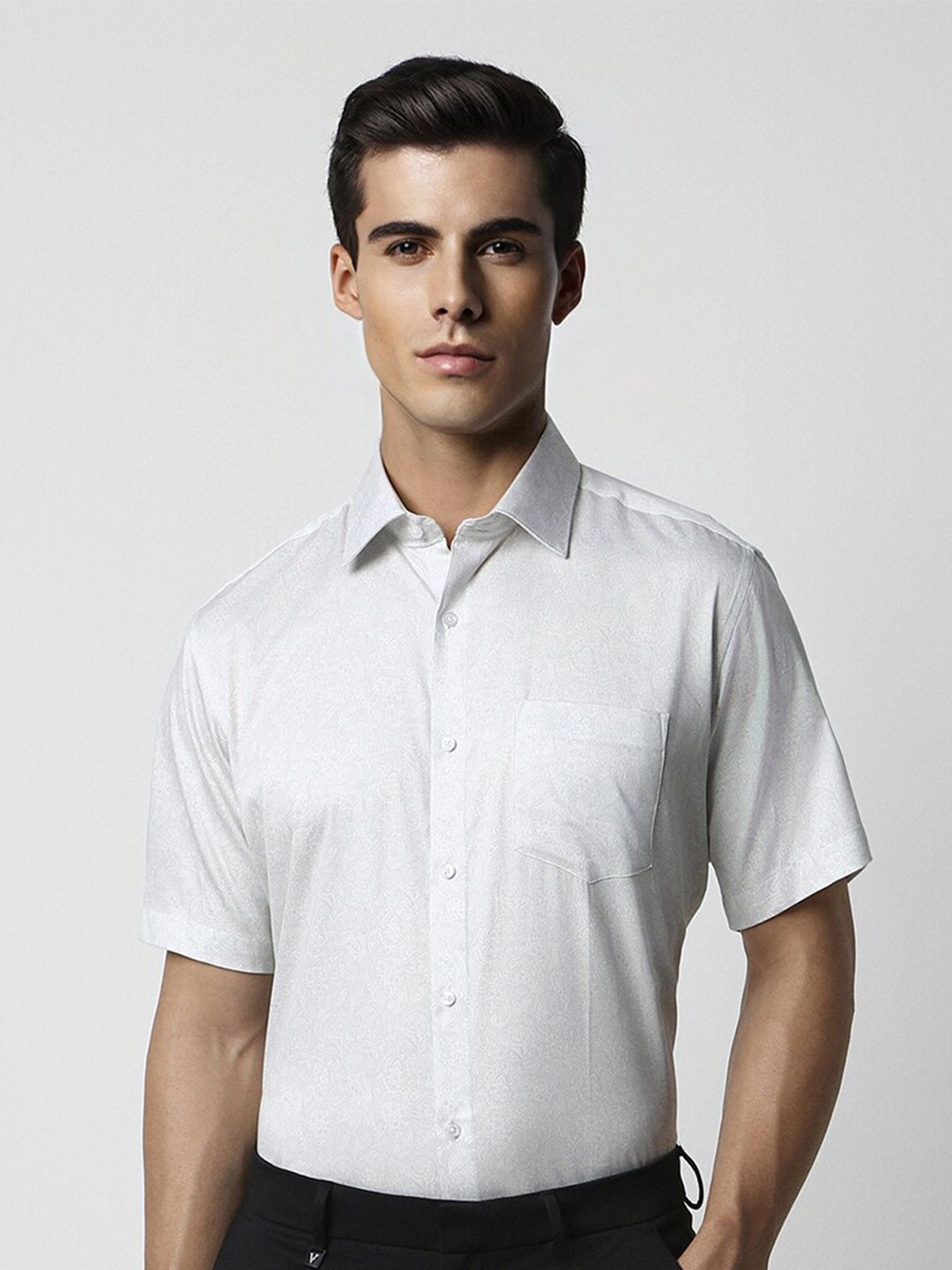 

Van Heusen Textured Spread Collar Pure Cotton Casual Shirt, White