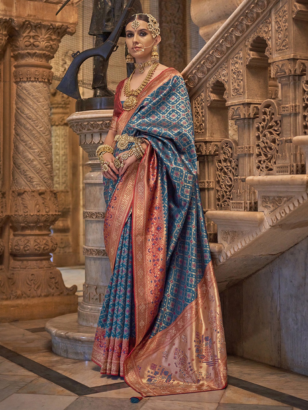 

elora Banarasi Silk With Swarovski Work Woven Design zari Saree, Blue