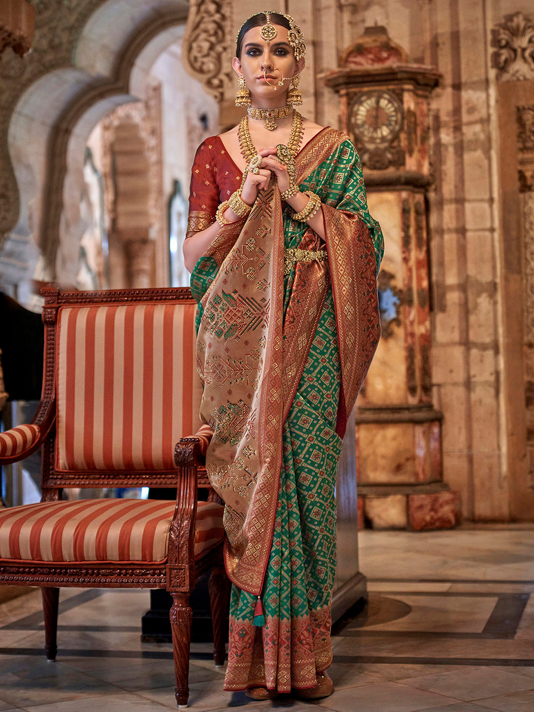 

elora Banarasi Silk With Swarovski Work Woven Design zari Saree, Green