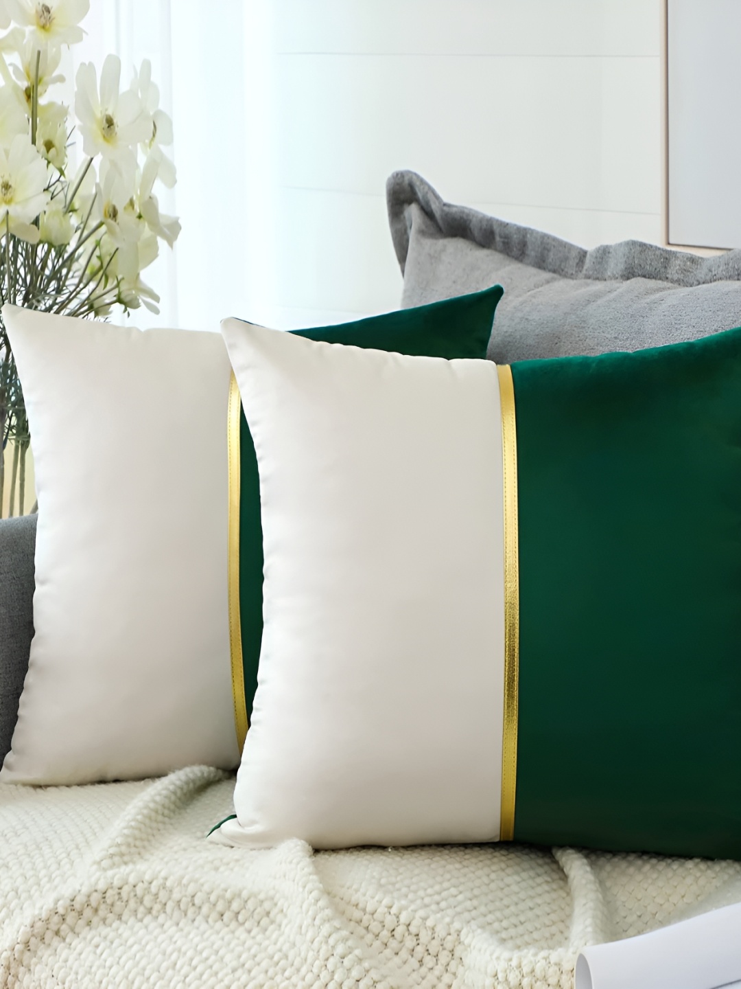 

Vinayaka Fab Green 2 Pieces Velvet Square Cushion Covers