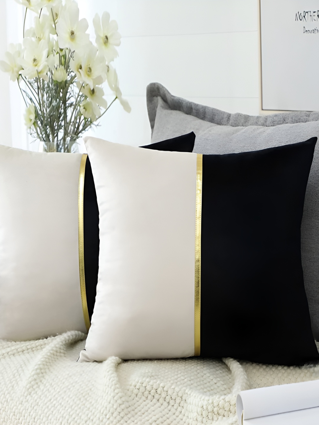 

Vinayaka Fab Black & White 2 Pieces Velvet Square Cushion Covers