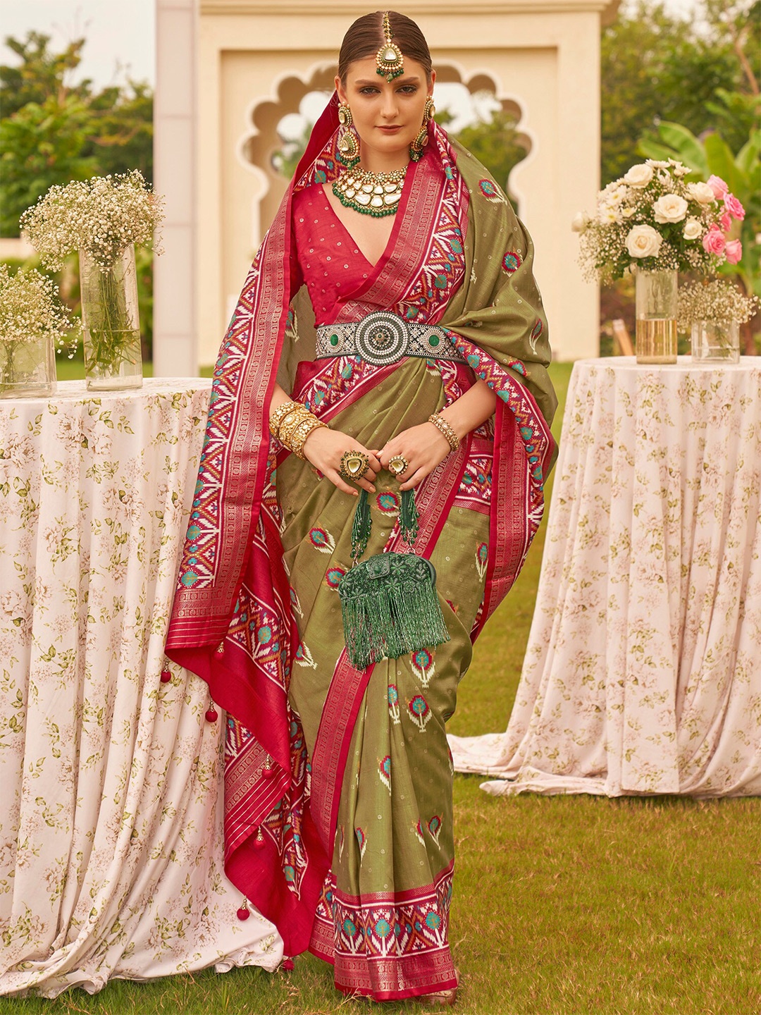 

elora Ethnic Motif Printed Silk Cotton Patola Saree, Green