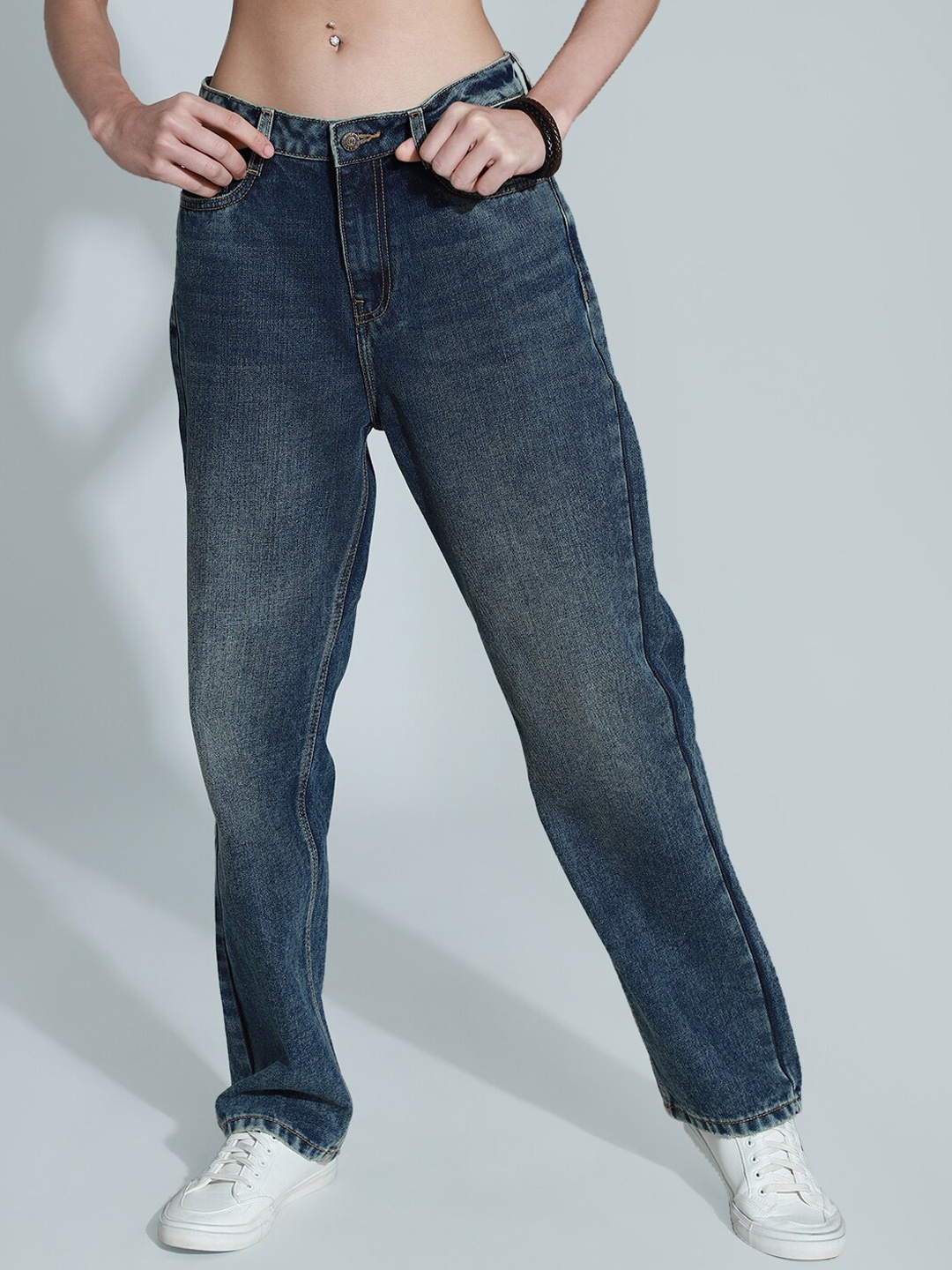 

High Star Women 90's Straight Light Fade High-Rise Clean Look Pure Cotton Jeans, Blue