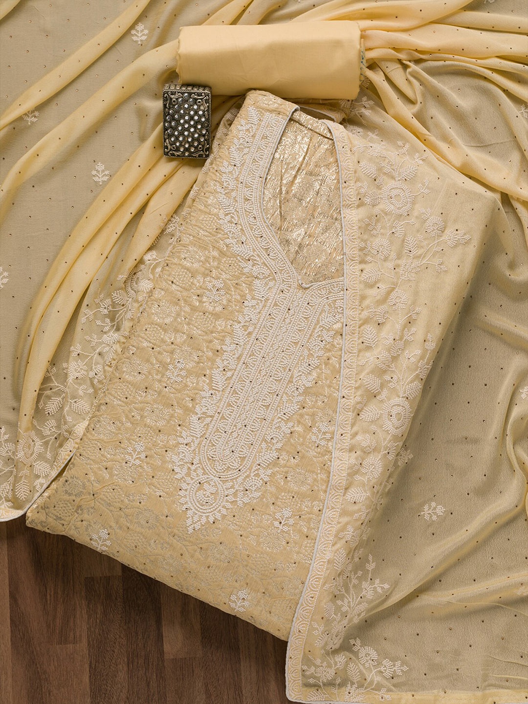 

Koskii Embroidered Velvet Unstitched Dress Material, Yellow