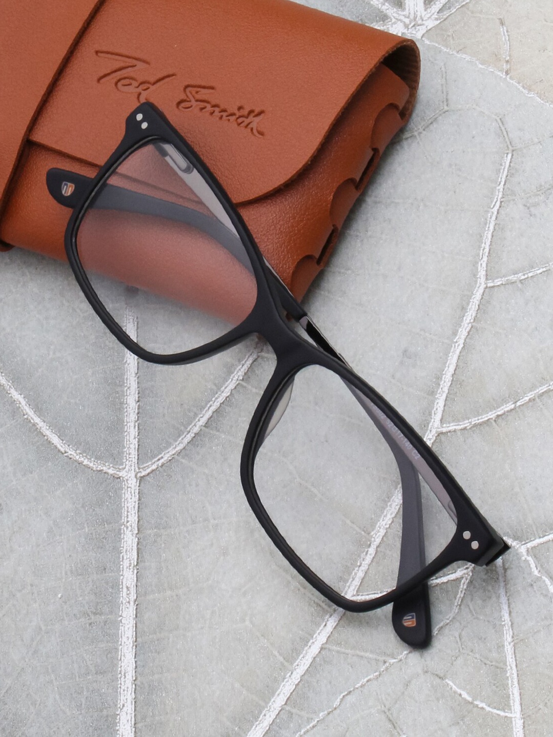 

Ted Smith Unisex Black Full Rim Wayfarer Frames TS-PERKY_C2