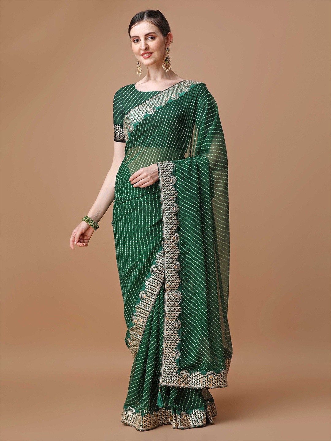 

Mitera Green Geometric Printed Bandhani Saree