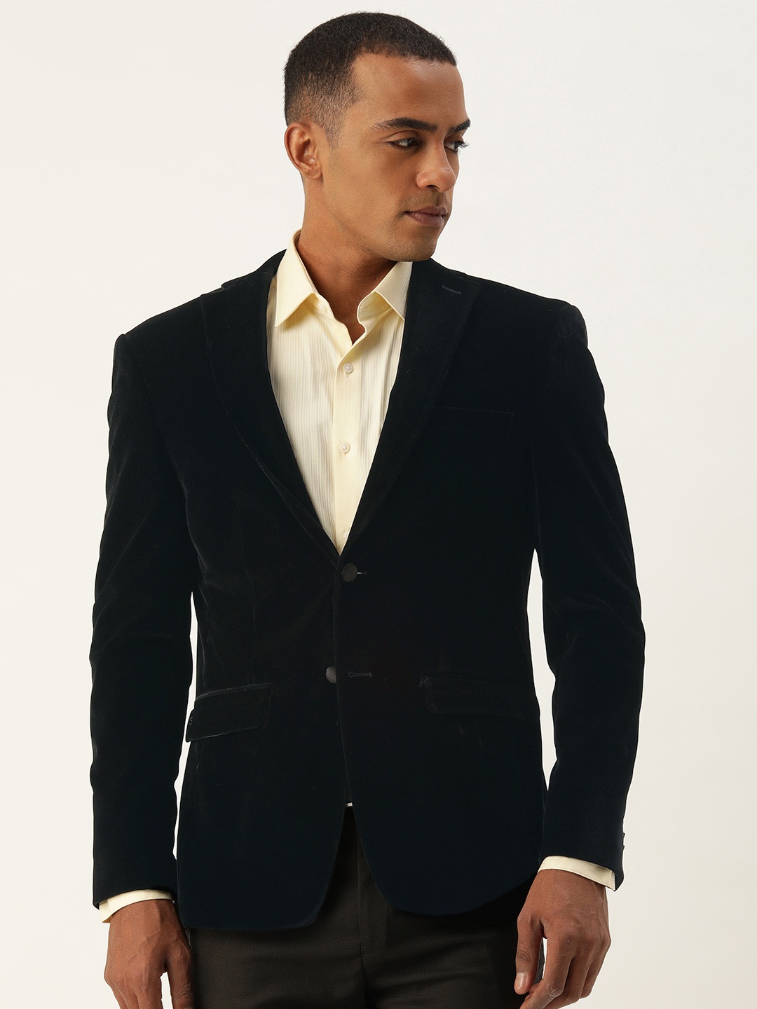 

Peter England Solid Neo Slim-Fit Single-Breasted Select Velvet Party Blazer, Black