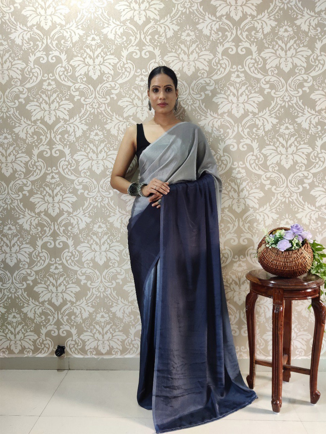 

VEERAX Colourblocked Pure Georgette Ready to Wear Saree, Navy blue