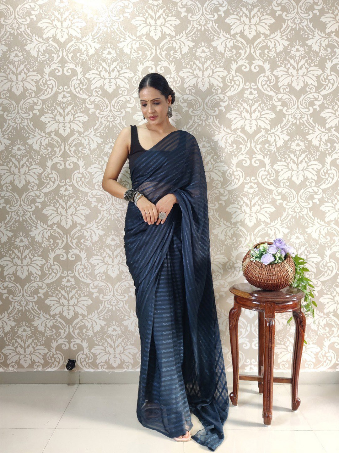 

VEERAX Multicoloured Pure Georgette Ready to Wear Saree, Navy blue