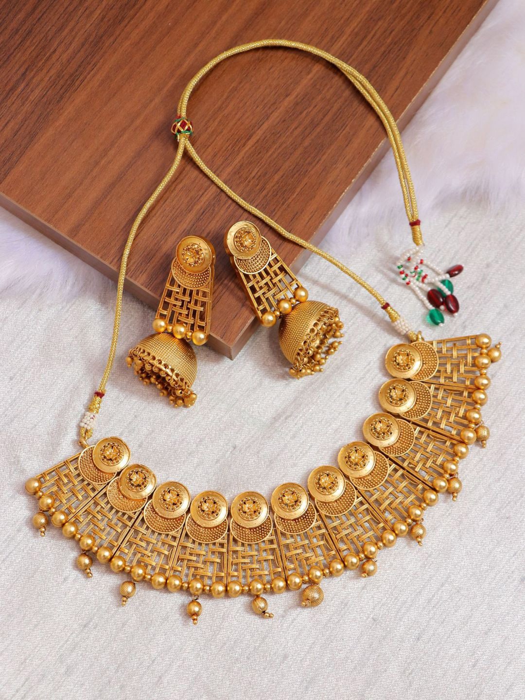

Crunchy Fashion Gold-Plated Beads Beaded Necklace With Earrings