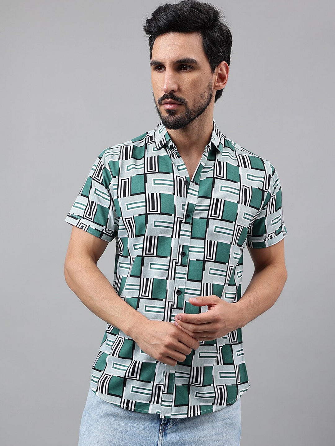 

Voroxy New Geometric Printed Spread Collar Short Sleeves Casual Shirt, Green