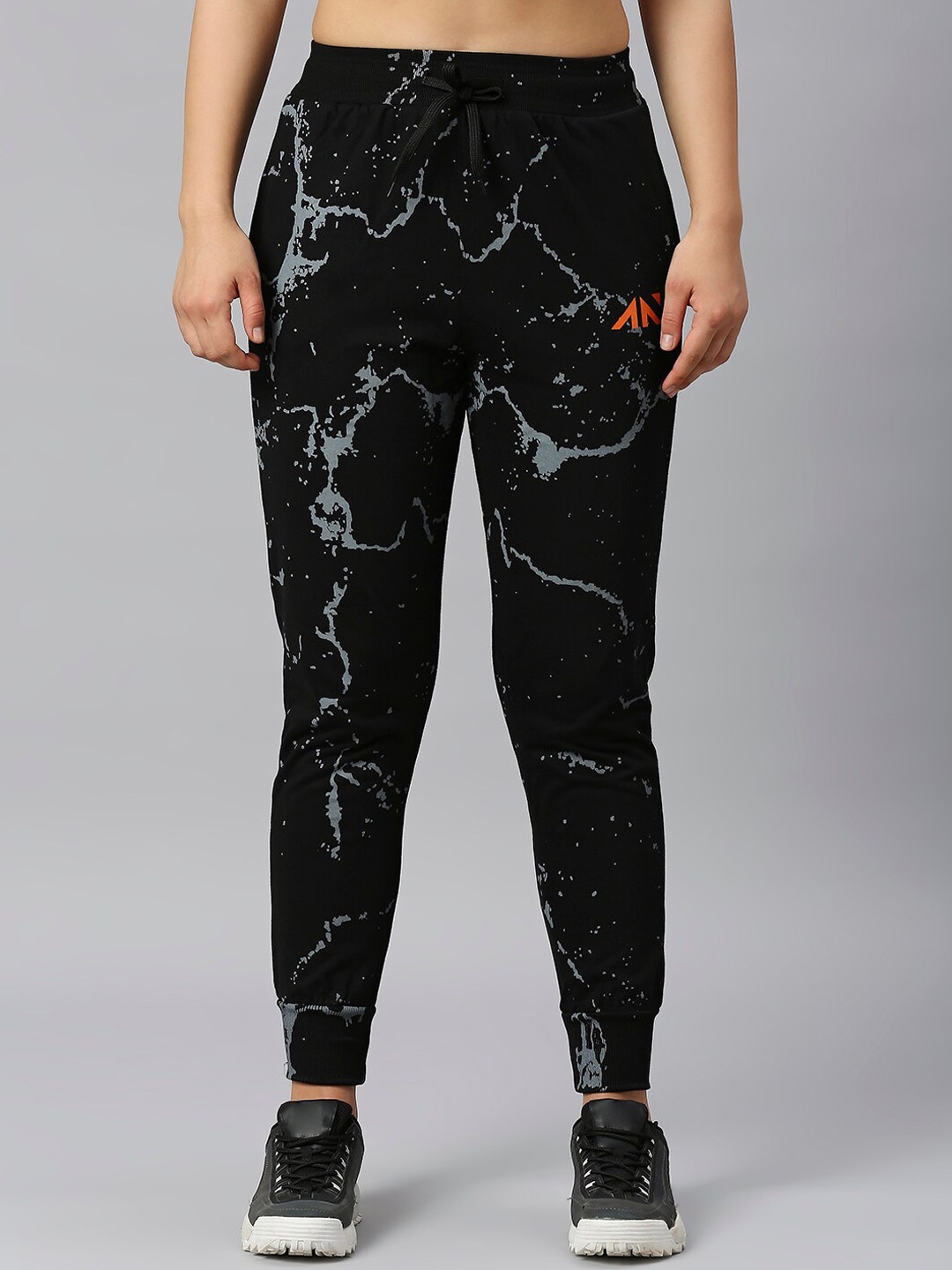 

AESTHETIC NATION Women Abstract Printed Anti Odour Pure Cotton Relaxed-Fit Joggers, Black