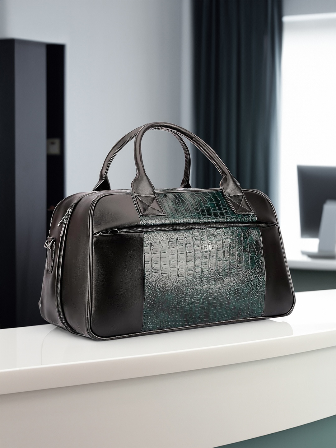 

THE CLOWNFISH Cityscape Textured Duffle Bag, Green