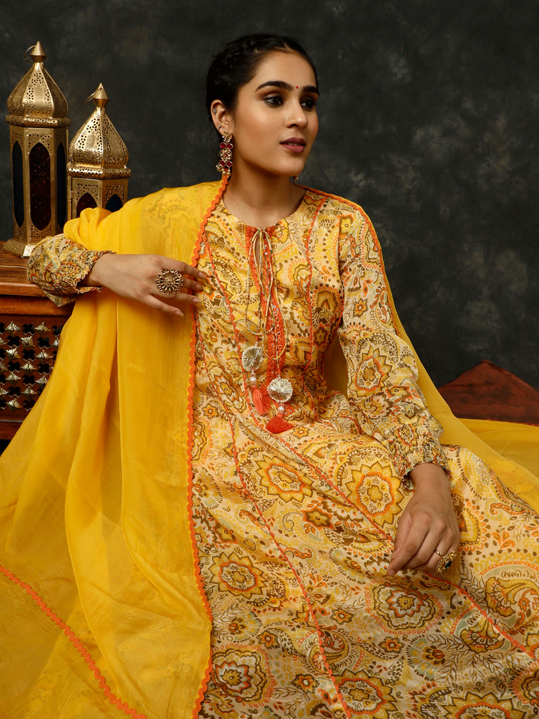

Jaipur Kurti Ethnic Motif Printed Kurta With Trousers & Dupatta, Yellow