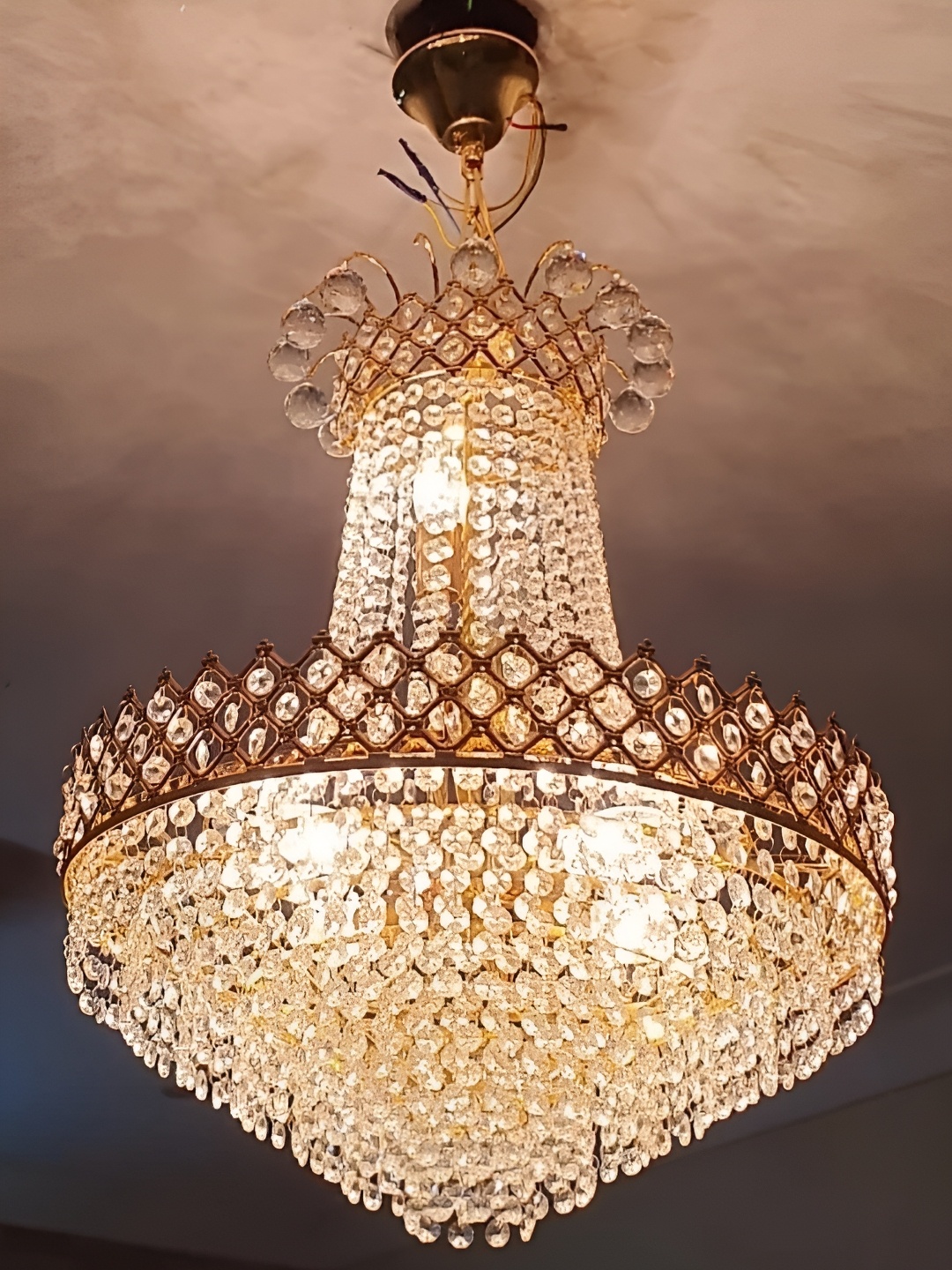 

SHRI MAHAL ANTIQUES Gold Toned Jhumar Ceiling Lamp
