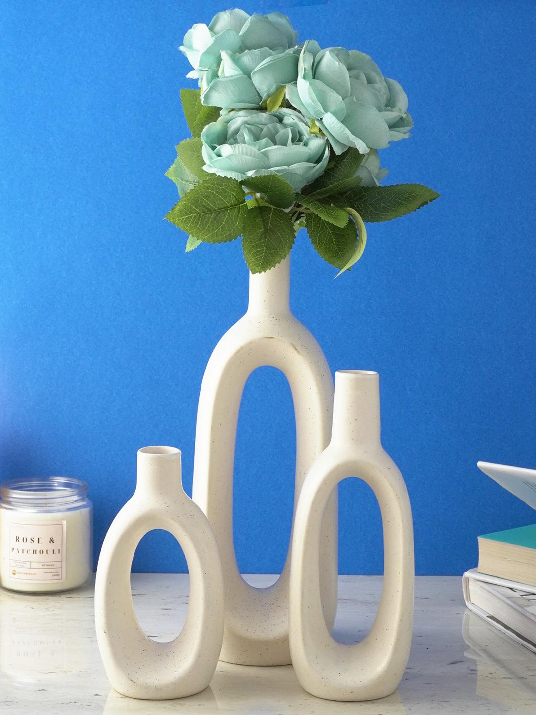 

The Decor Mart 3 Pieces Hollow Ceramic Vase, White