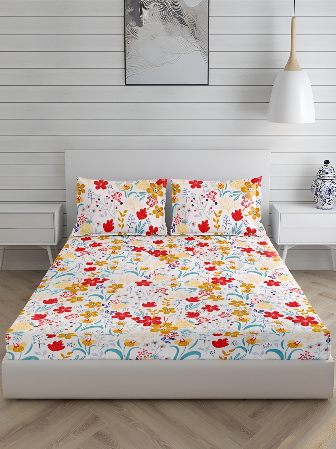 

HOMECRUST Cream-Coloured Cotton 200 TC Queen Fitted Bedsheet with 2 Pillow Covers