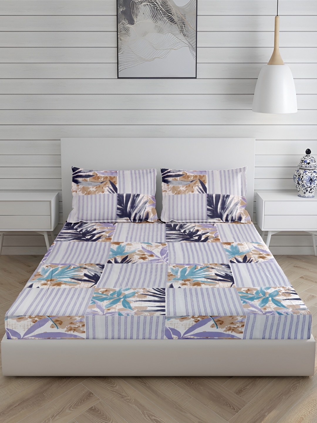 

HOMECRUST White Cotton 200 TC Queen Fitted Bedsheet with 2 Pillow Covers