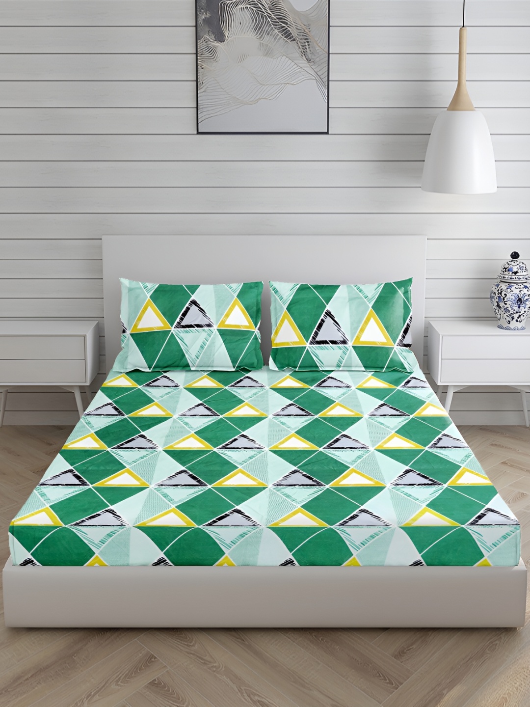 

HOMECRUST Green Cotton 200 TC Queen Fitted Bedsheet with 2 Pillow Covers