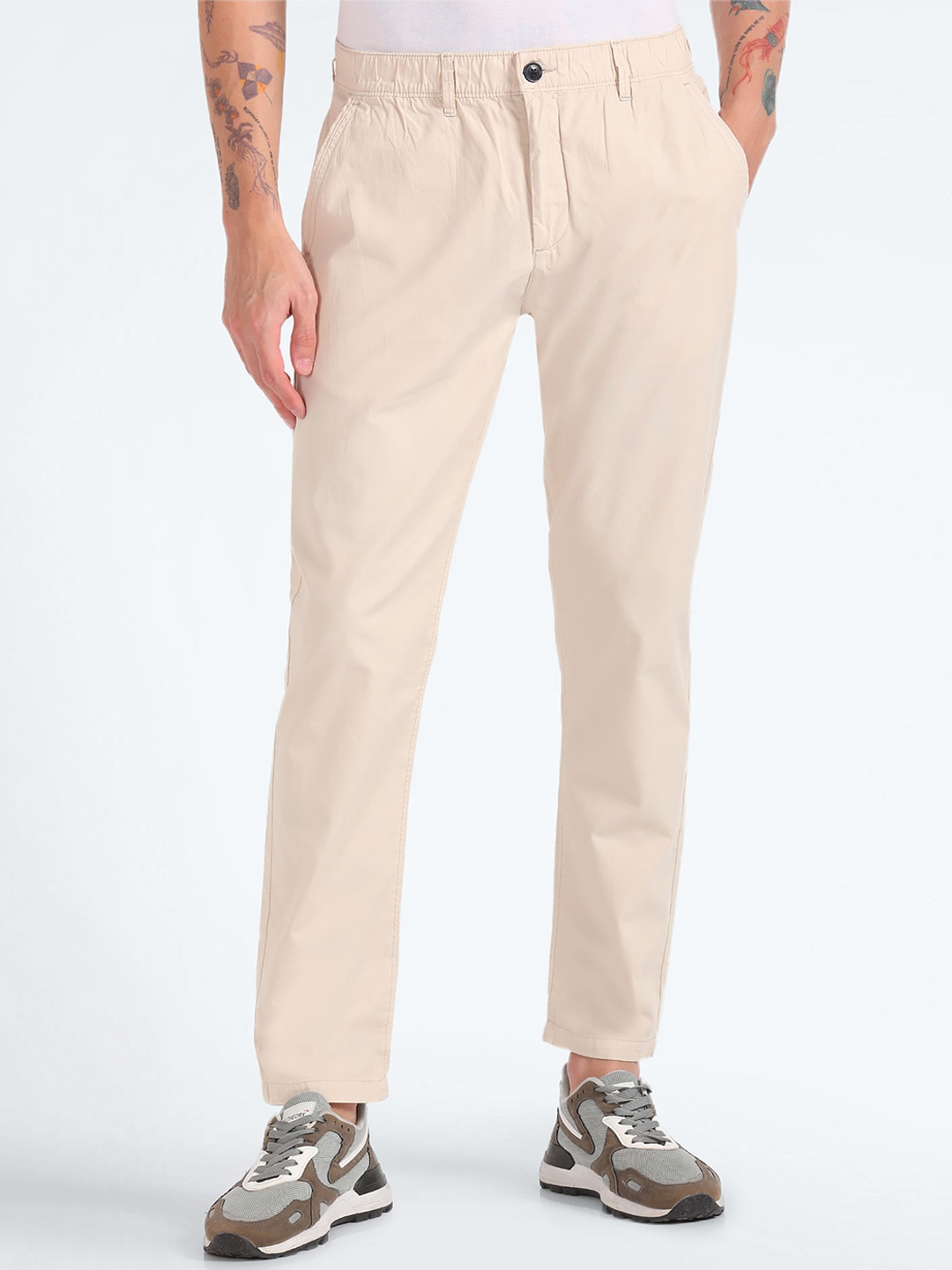 

Flying Machine Men Tapered Fit Mid-Rise Pure Cotton Trouser, Beige