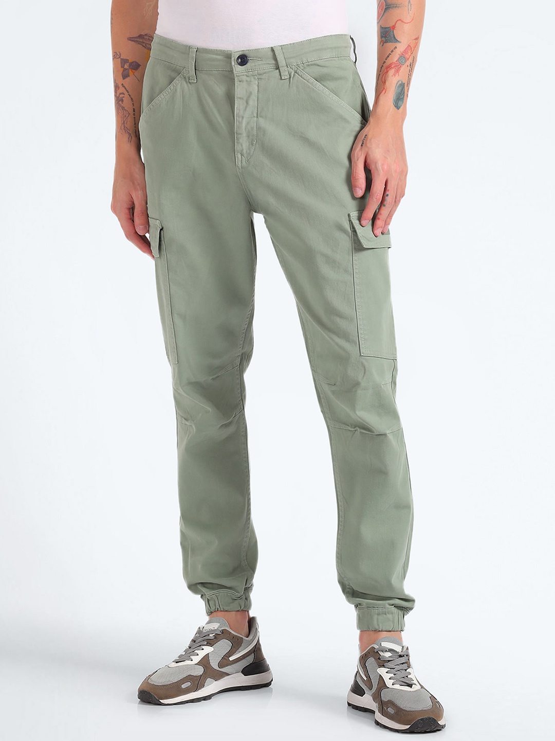 Flying Machine Men Mid-Rise Slim Fit Cargo Trousers, Green