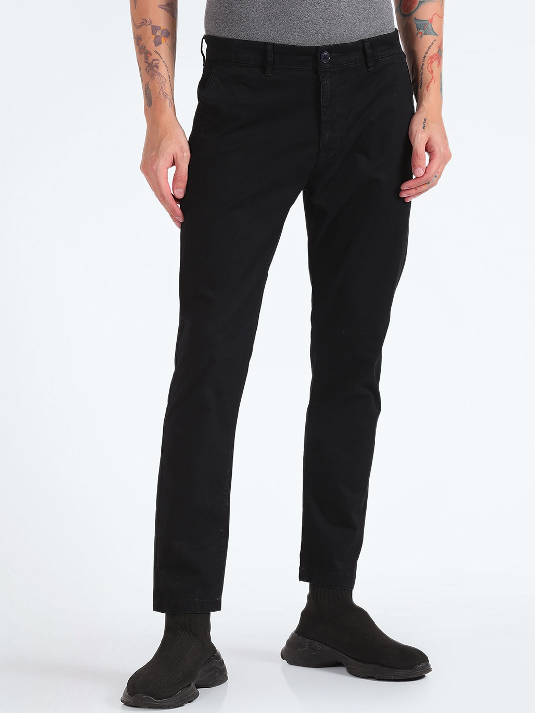 

Flying Machine Men Mid-Rise Tapered Fit Trousers, Black