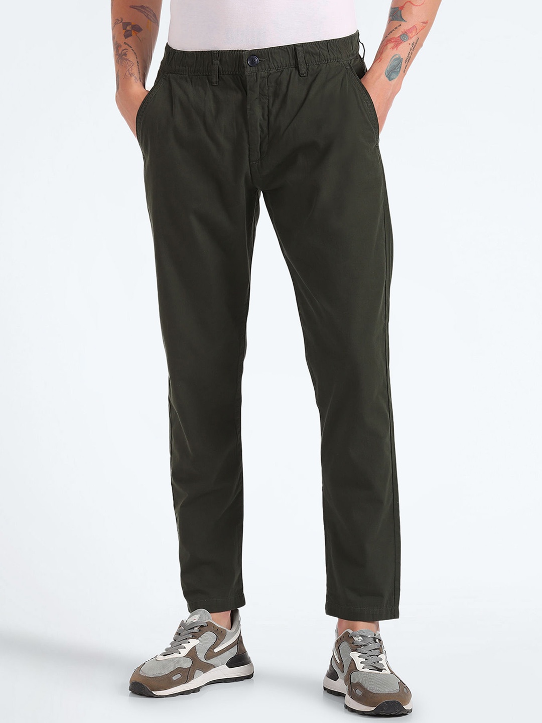 

Flying Machine Men Tapered Fit Mid-Rise Pure Cotton Trouser, Green
