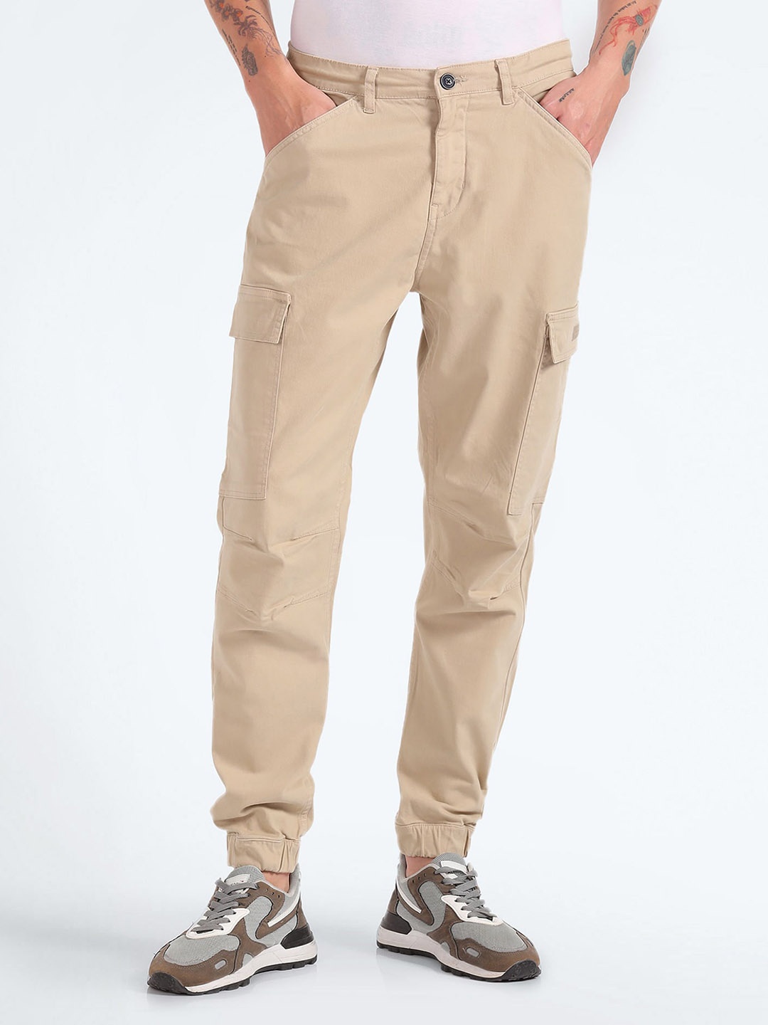 

Flying Machine Men Mid-Rise Slim Fit Cargo Trousers, Beige