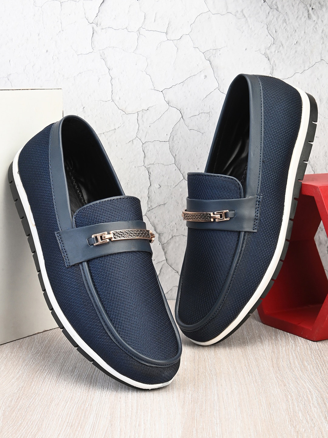 

IMCOLUS Men Textured Lightweight Comfort Insole Horsebit Loafers, Navy blue
