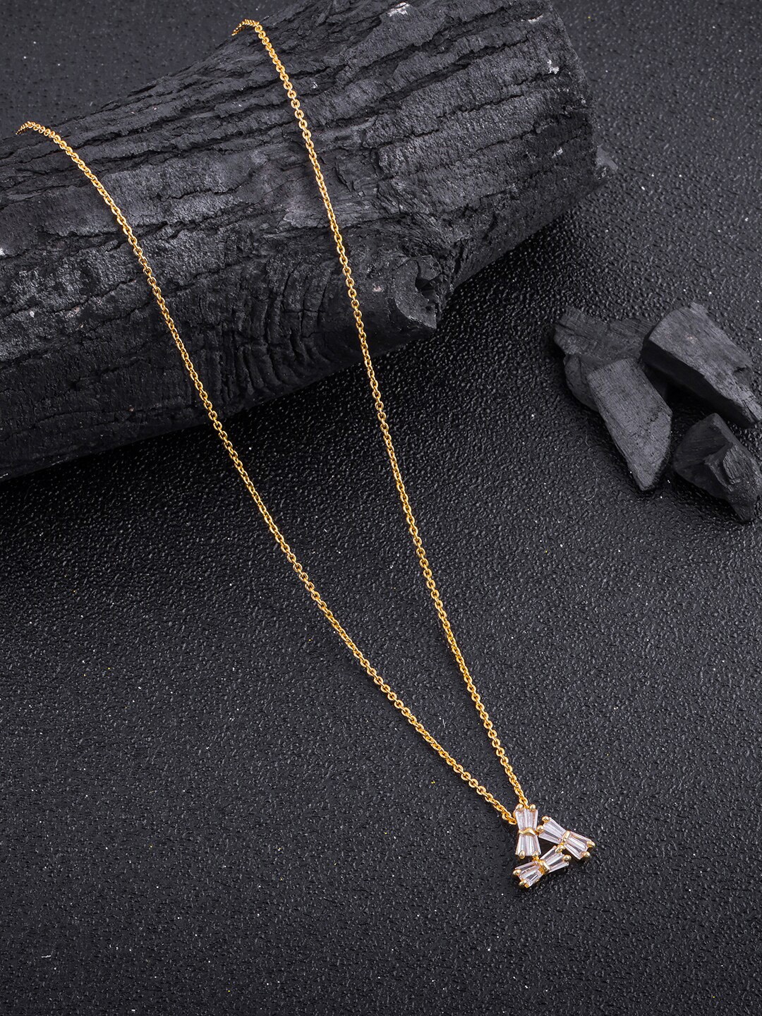 

DressBerry Gold Toned Gold Plated Artificial Stones Chain & Pendant