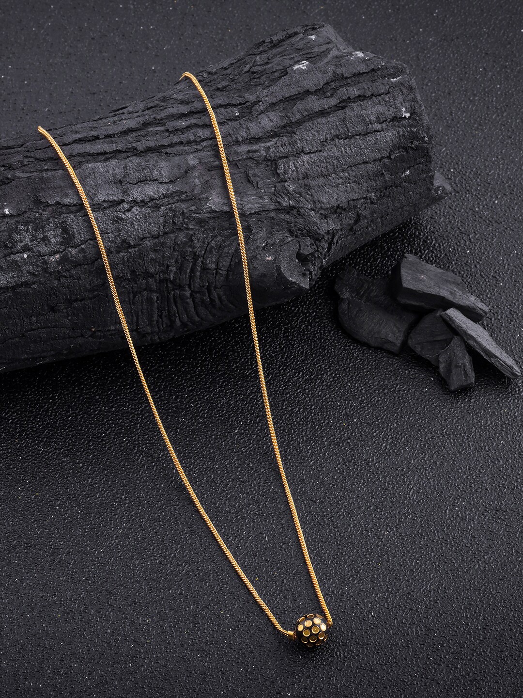 

DressBerry Gold Plated Round Shape Pendant & Chain