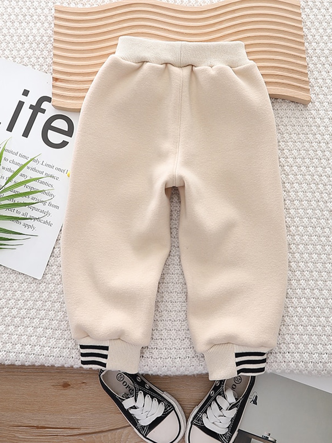 

StyleCast Kids Beige-Coloured Conversational Printed Mid-Rise Easy Wash Jogger