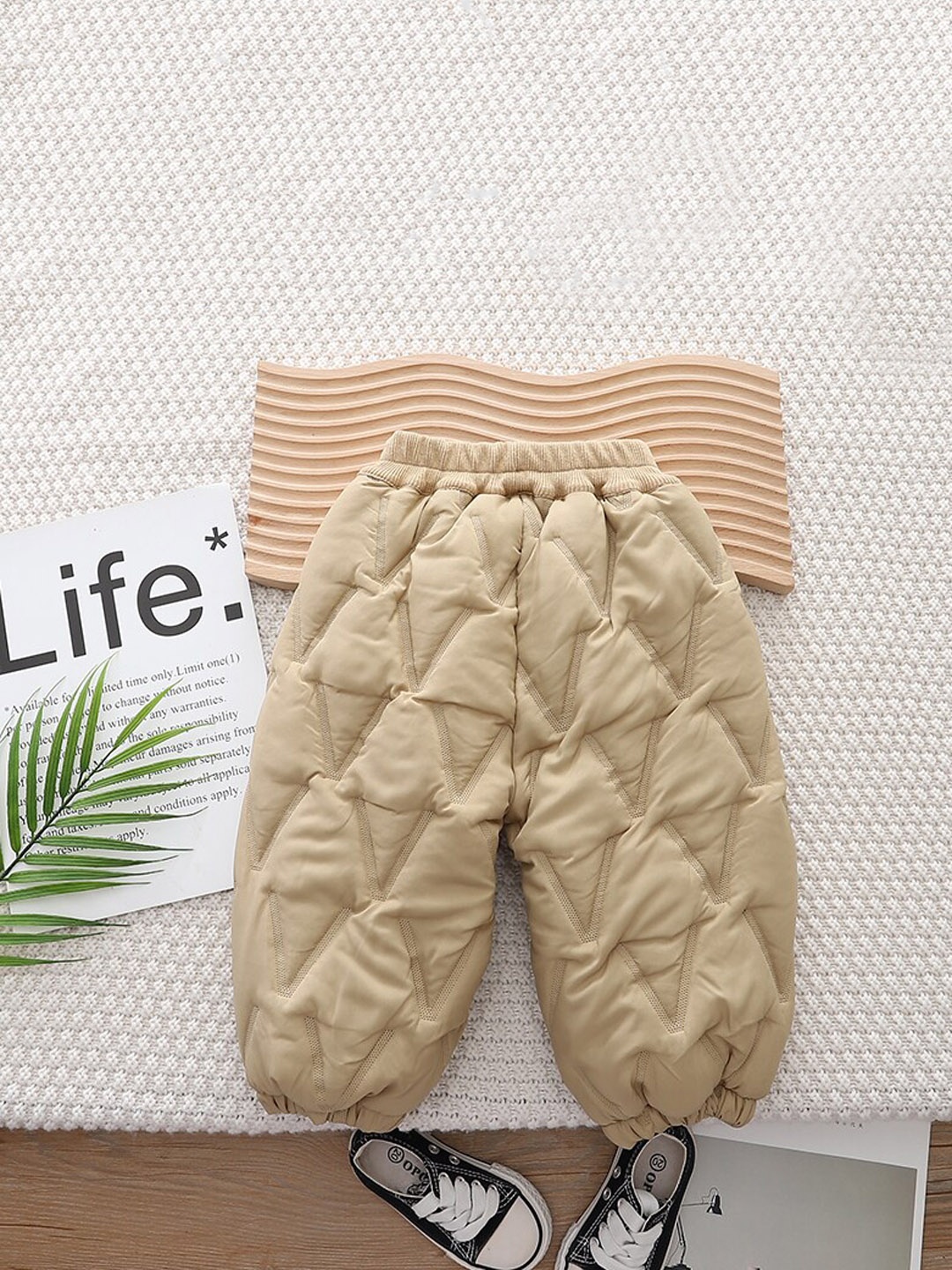 

StyleCast Boys Khaki Textured Self Design Mid-Rise Easy Wash Joggers