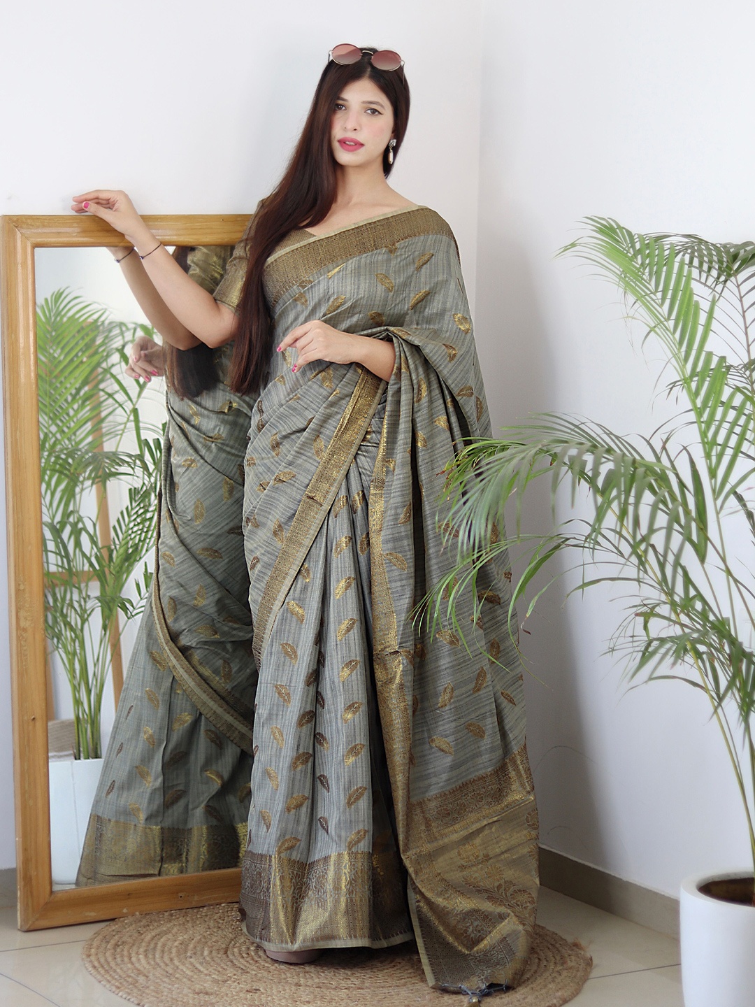 ALMAARI FASHION Ethnic Motifs Woven Design Zari Pure Silk Kanjeevaram Saree, Grey