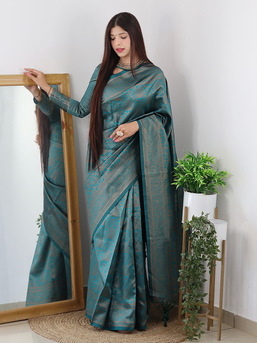 

ALMAARI FASHION Woven Design Pure Silk Kanjeevaram Saree, Green