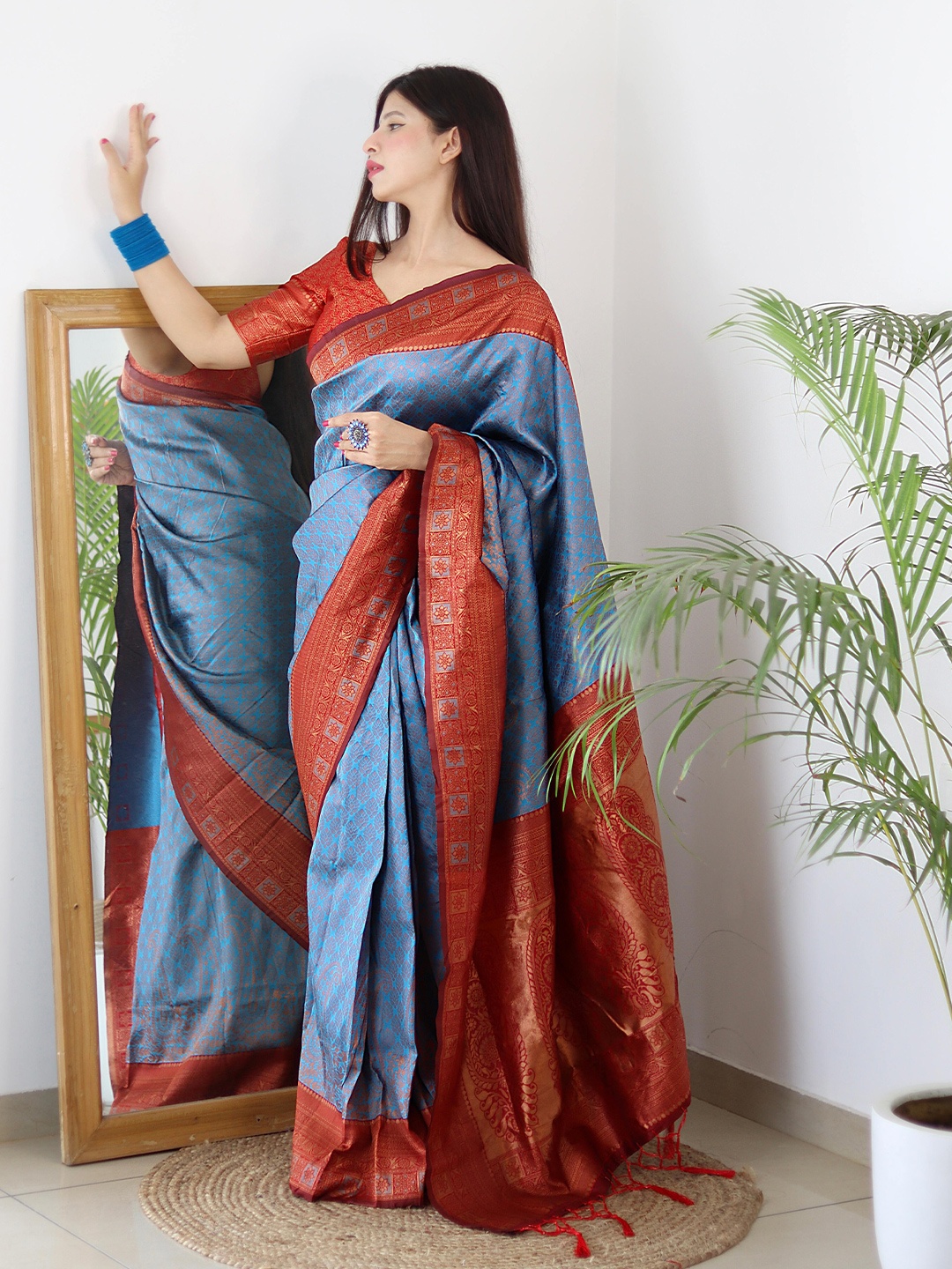 

ALMAARI FASHION Ethnic Motifs Woven Design Pure Silk Kanjeevaram Saree, Blue