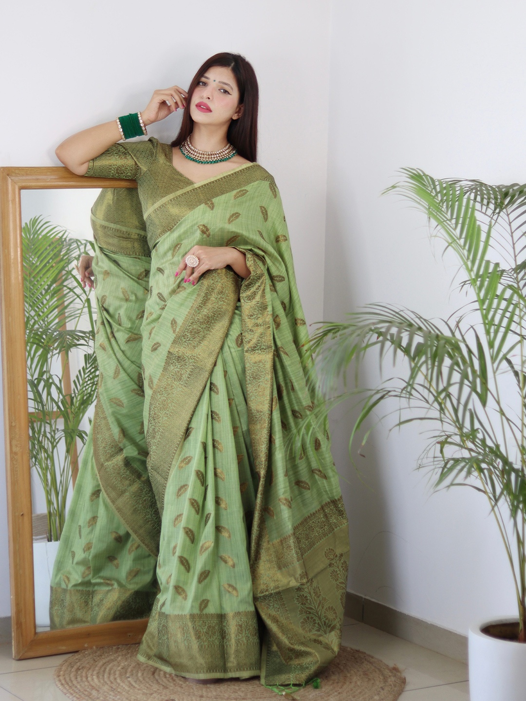 

ALMAARI FASHION Ethnic Motifs Pure Silk Kanjeevaram Saree, Green