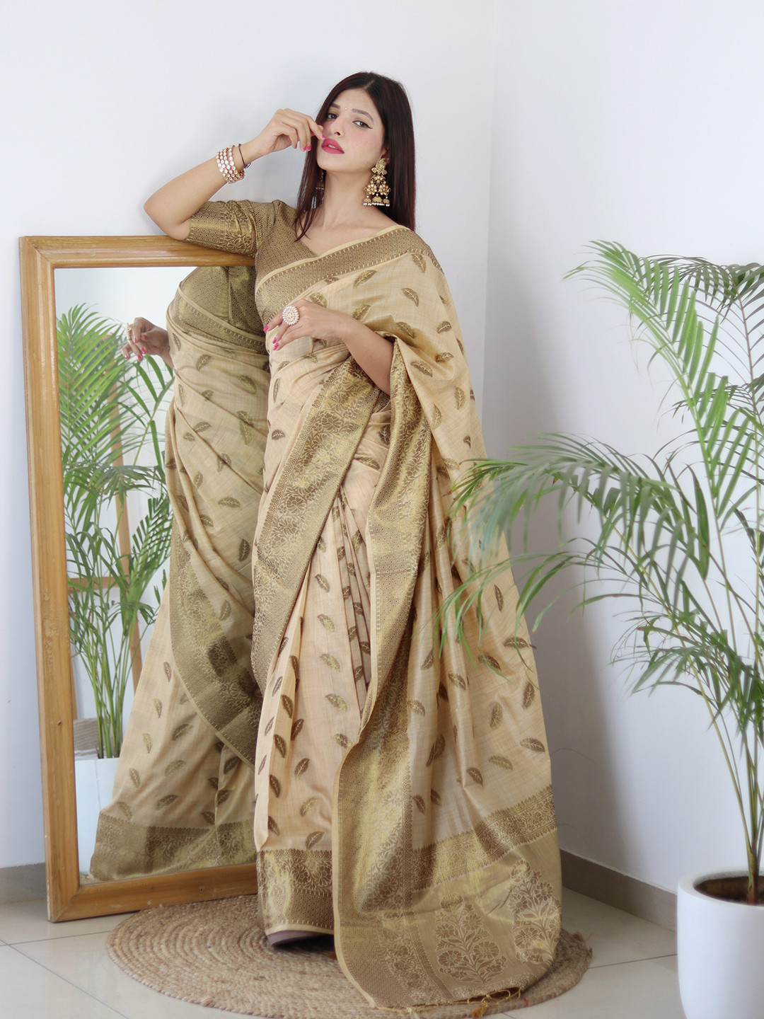 

ALMAARI FASHION Ethnic Motifs Woven Design Pure Silk Kanjeevaram Saree, Cream