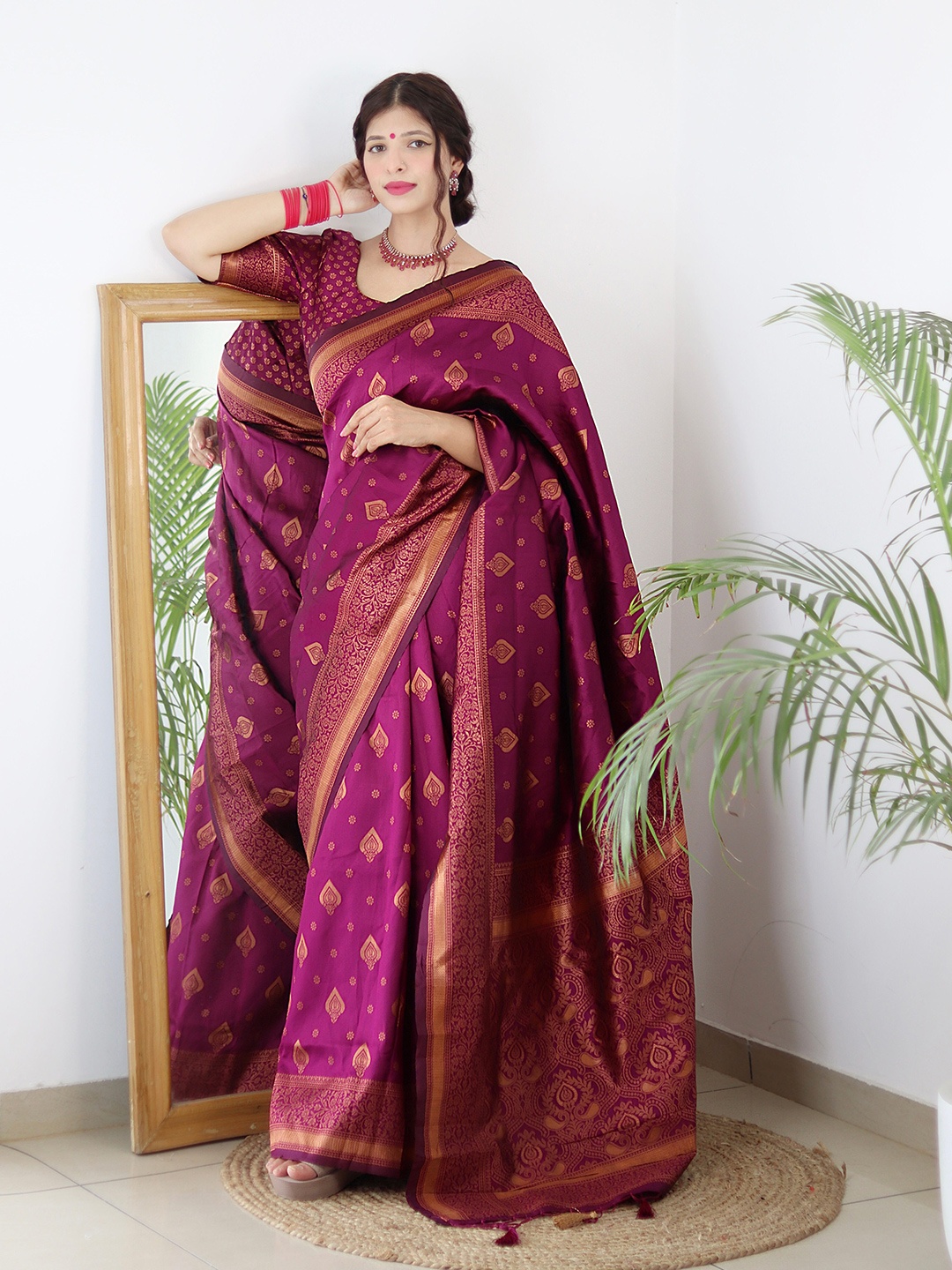 

ALMAARI FASHION Ethnic Motifs Woven Design Zari Pure Silk Kanjeevaram Saree, Burgundy