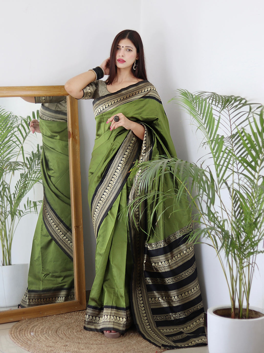 

ALMAARI FASHION Woven Design Border Pure Silk Designer Kanjeevaram Saree, Green