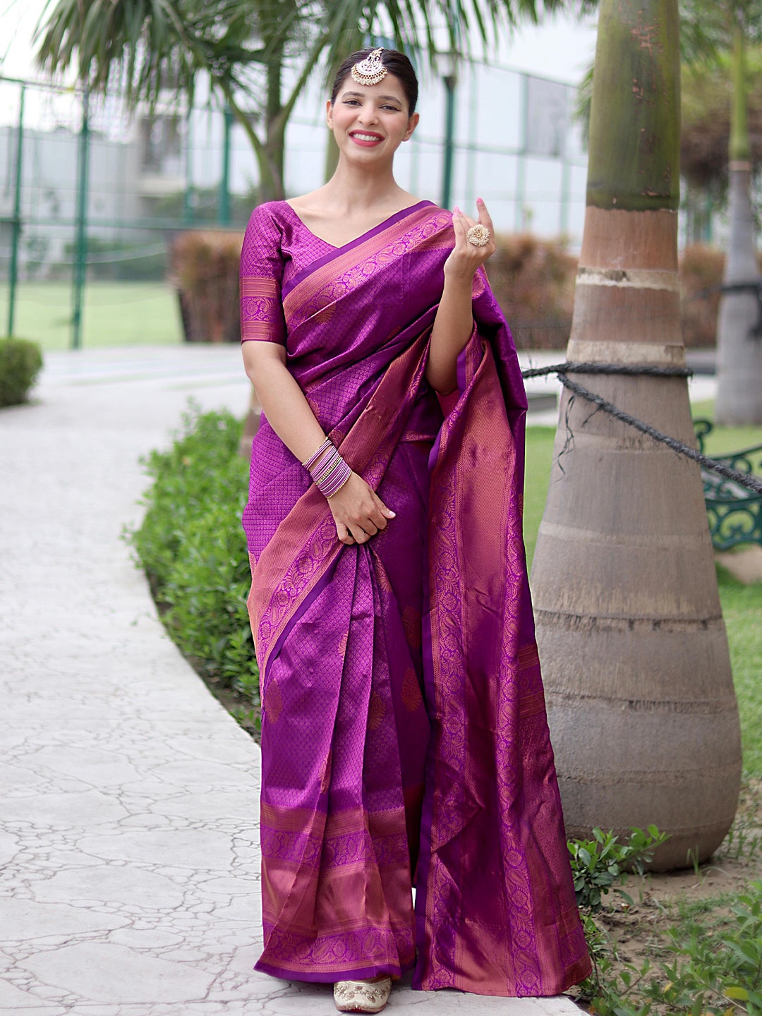 ALMAARI FASHION Ethnic Motifs Woven Design Zari Pure Silk Kanjeevaram Saree, Magenta