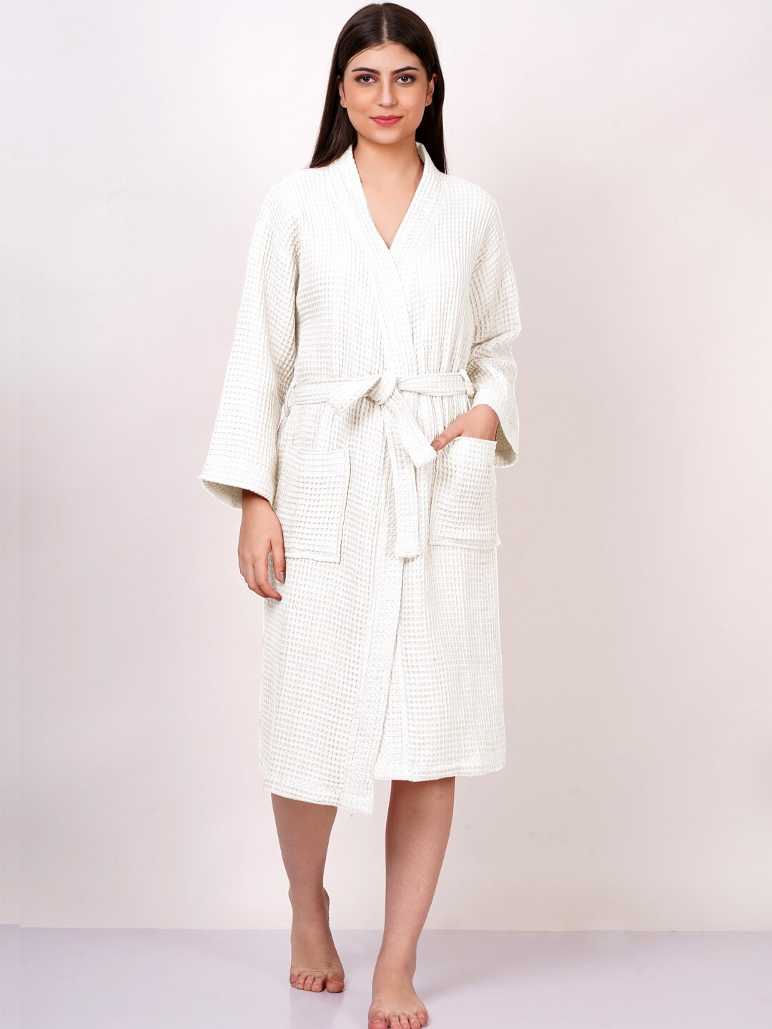 

AVI Living White 350 GSM Pure Cotton Bath Robe