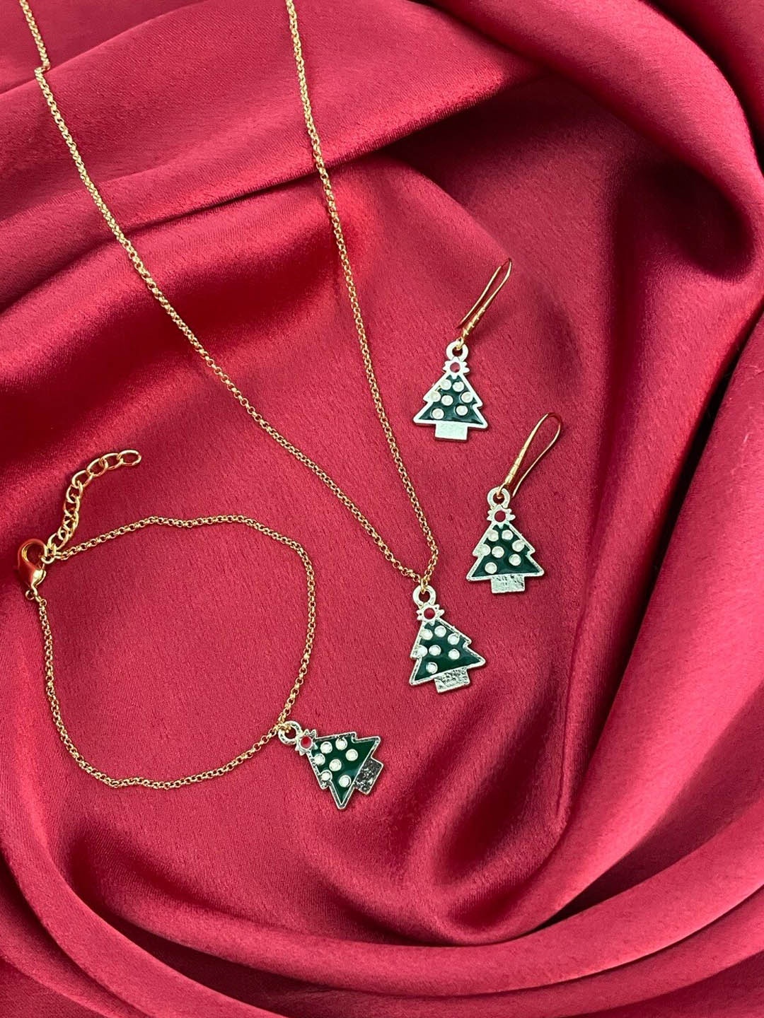 

Digital Dress Room Gold-Plated Christmas Tree Charm Necklace & Earrings With Bracelet